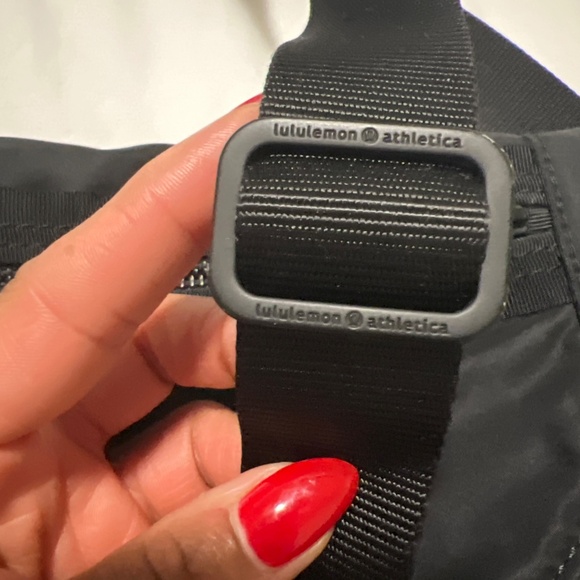 Lululemon - Picture 4 of 4